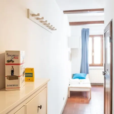 Classic Florentine Flat Near Piazza Santa Croce-2