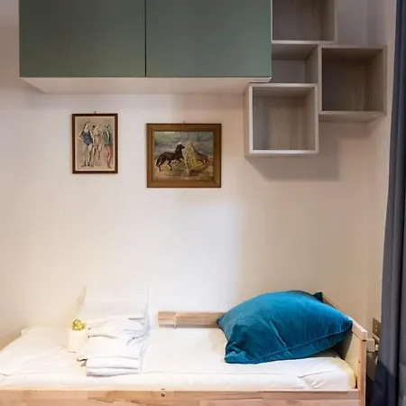 Classic Florentine Flat Near Piazza Santa Croce-3